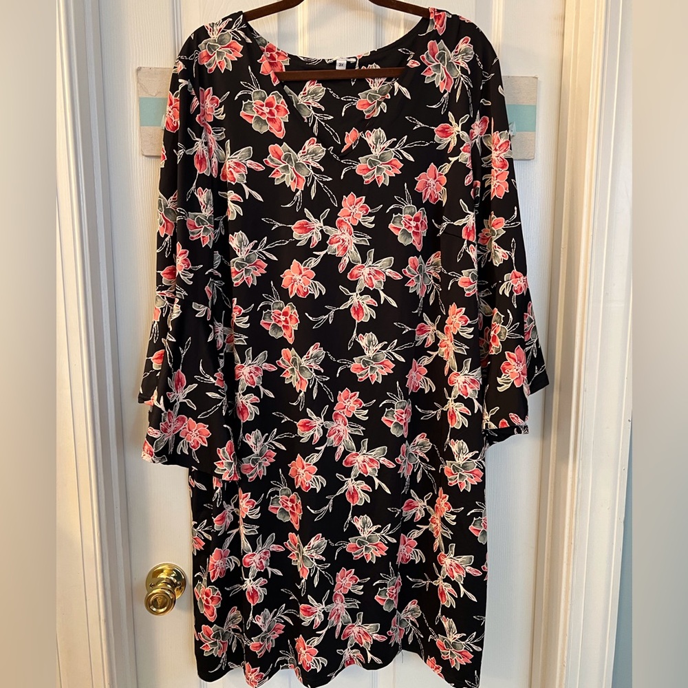 Olivia Matthews Black Floral Dress w/Bell Sleeves Sz 3X